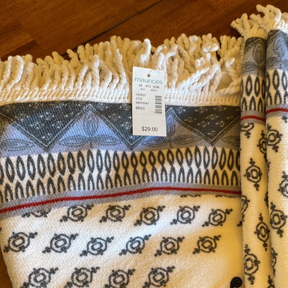 NWT Maurices circle towel - Picture 4 of 5